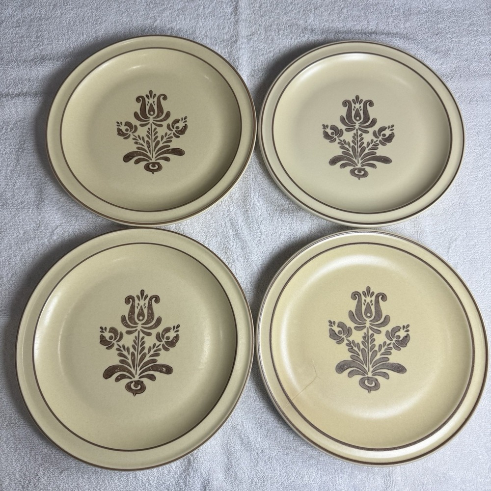 Vintage Pfaltzgraff Village stoneware dinner plate 10" Set Of 4 2 Sets Available